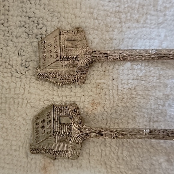 VINTAGE TOWLE’S LOG CABIN SPOON - Picture 3 of 3
